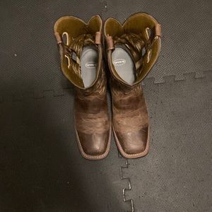 Barley worn mens Laredo size 10.5 square toe cowboy boots